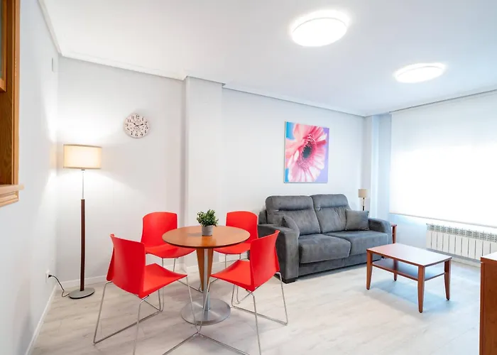 Apartamentos Go - Genova Parquesol - Parking Gratuito